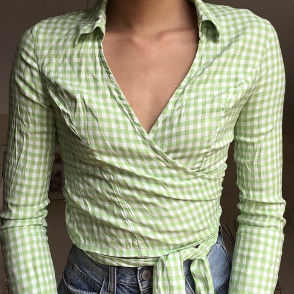 Urban Outfitters Tops - Plaid wrap shirt with buttons half sleeve